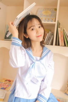美女张开腿露尿口与奶头